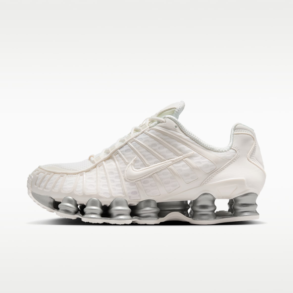 NIKE公式】 ホワイト Nike Shox シューズ【ナイキ公式通販】